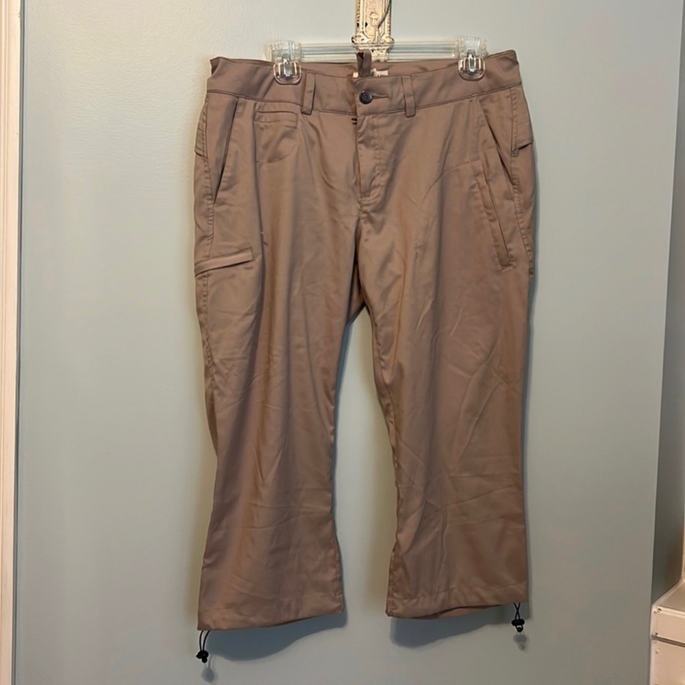 Magellan Outdoors  Cargo Capri Pants